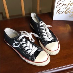 True Religion casual kicks size 7